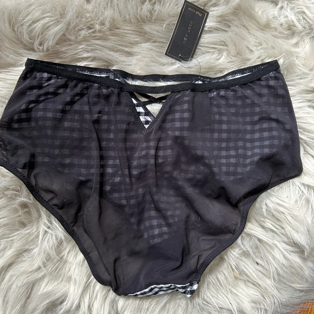 🆕 with tags 4 pairs MD cute undies - Picture 4 of 8